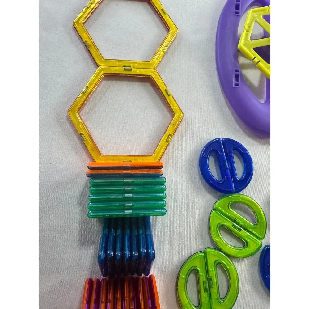 Magnetic Tiles 95 total